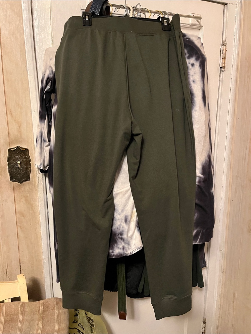 Michael Kors Olive Drawstring Jogger Leggings with Gold Accents size XL - Picture 3 of 5